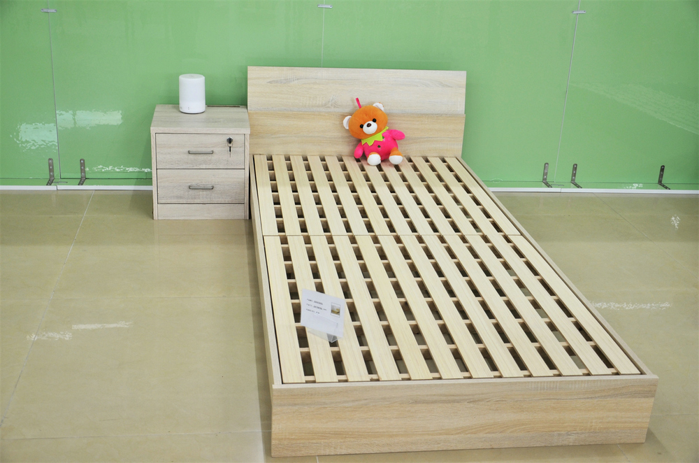 ベッド(天然木＋合板)